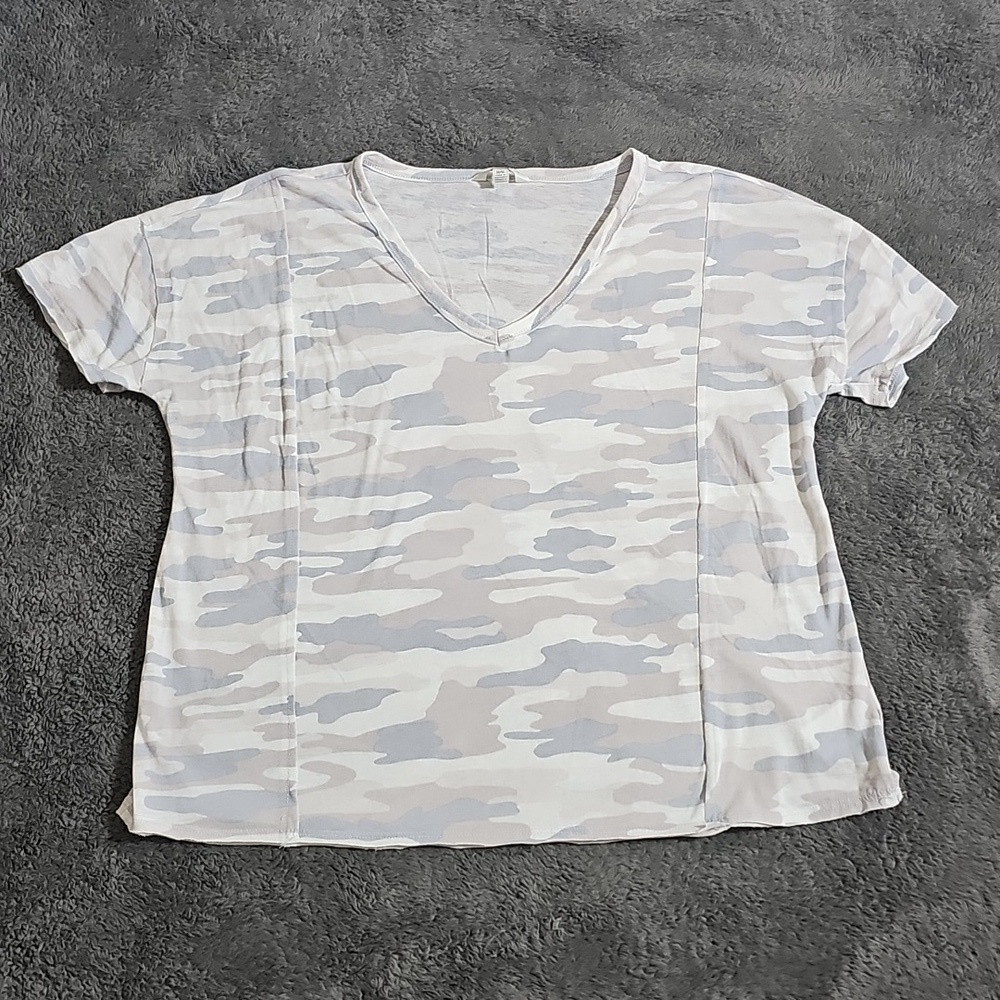 Lucky Brand Blue Gray Camo  V-Neck T-shirt Short Sleeve Rough Hem Size M